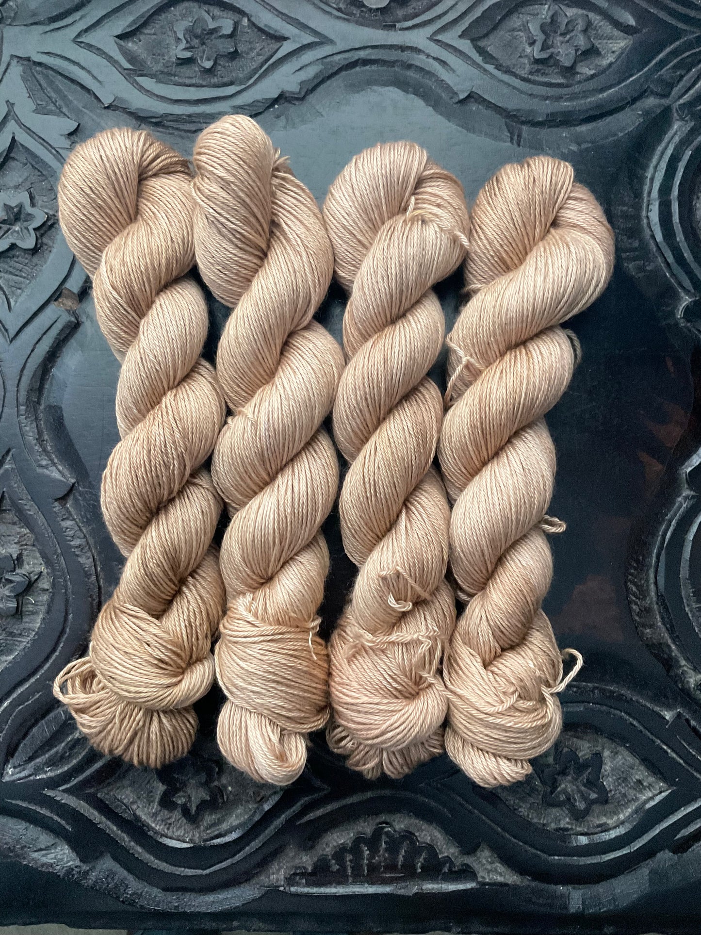 Devi BY/S-Cream Base Non-Superwash Fingering