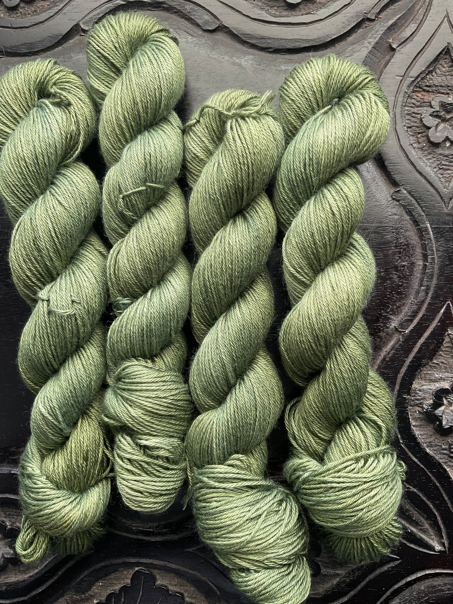 Devi BY/S-Cream Base Non-Superwash Fingering